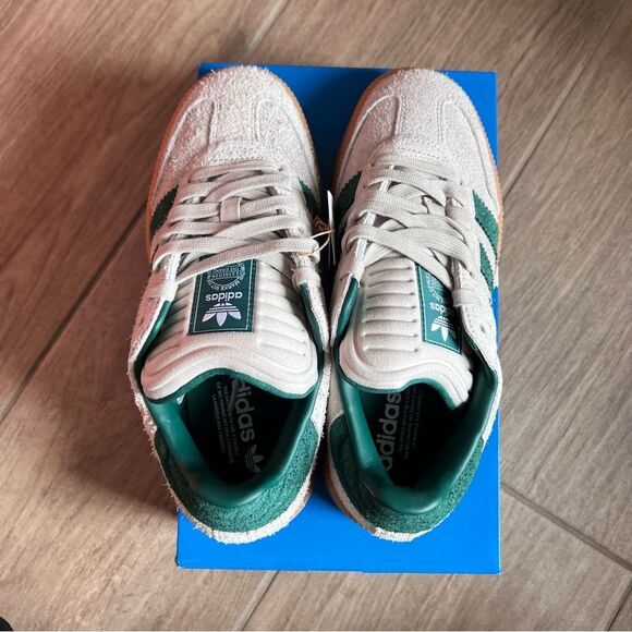 Adidas *NWT* unisex Samba XLG Shoes in Putty Grey / Collegiate Green / Gum - Picture 8 of 10